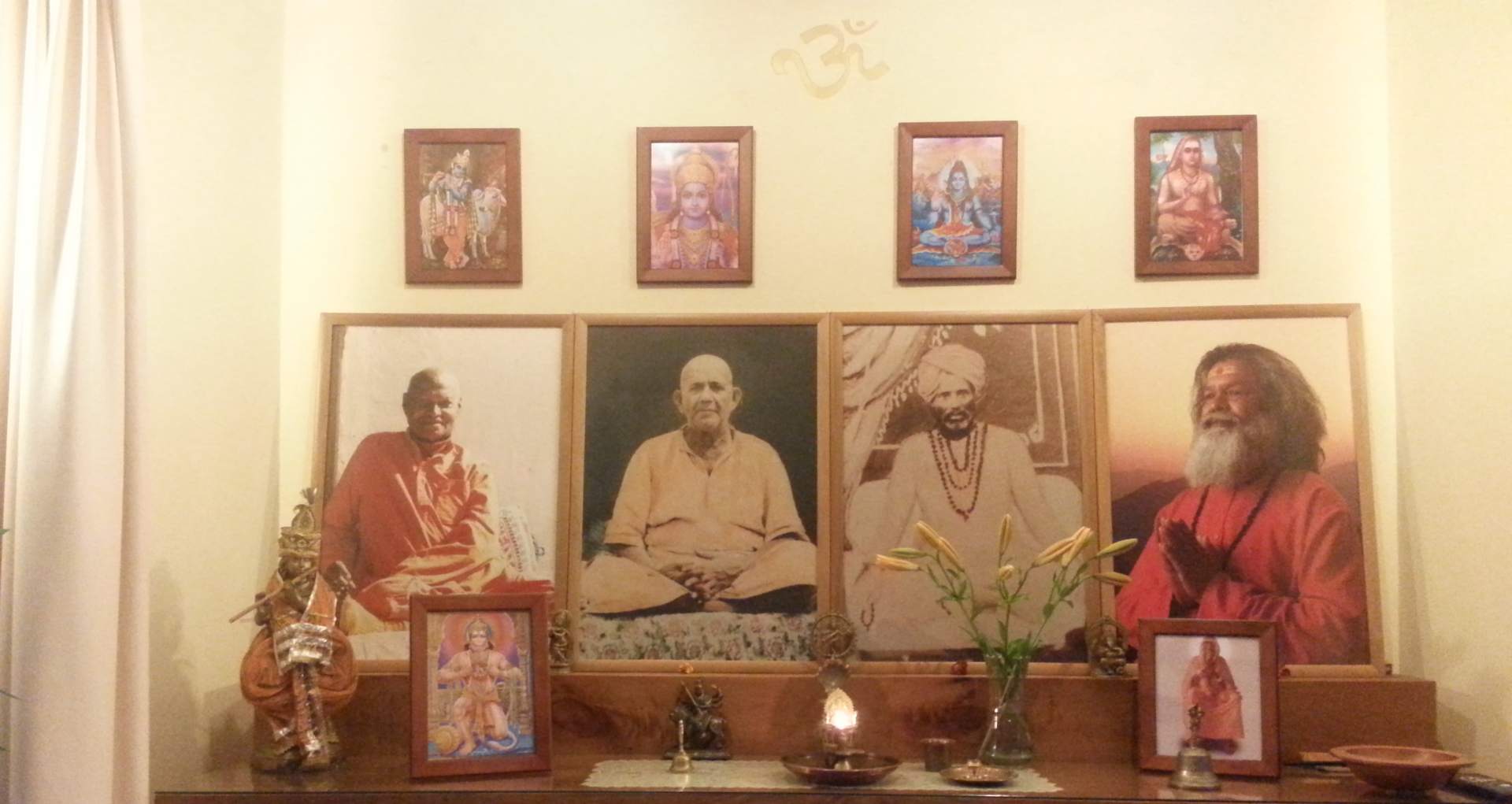 Sri Alakh Puriji Parampara